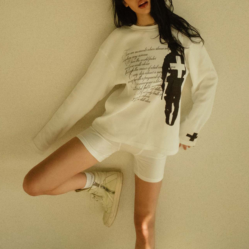 Street Fashion Tshirt - تي شيرت عصري بطباعة عتيقة على