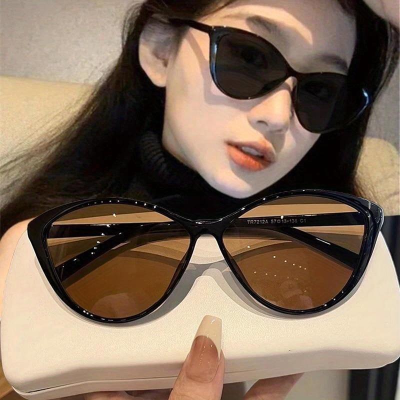 Street Fashion Glasses - نظارة شمسية نسائية عصرية بتصميم عين