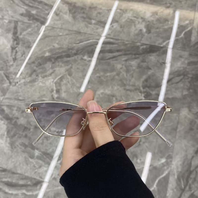 نظارات شمسية معدنية أنيقة على  - مراجعة Street Fashion Glasses وسعره